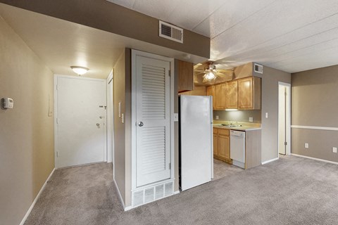 13407 Montclair Drive Studio-2 Beds Apartment for Rent - Photo Gallery 14